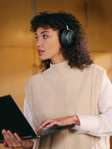 Bowers & Wilkins Px8