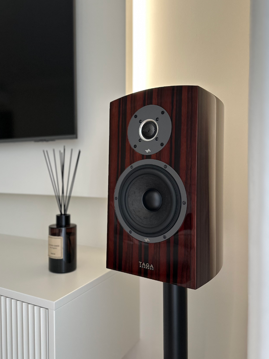 Taga Harmony Diamond Bookshelf