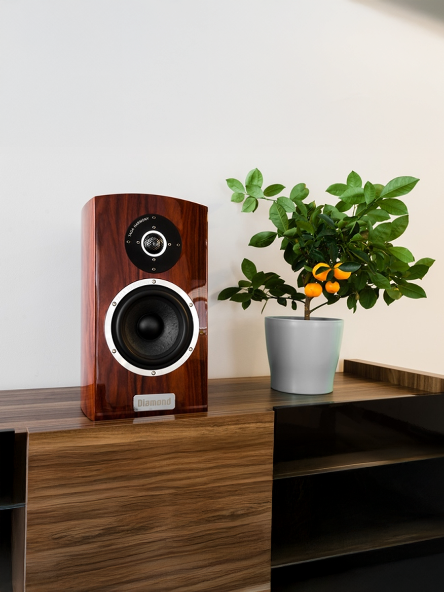 Taga Harmony Diamond Bookshelf